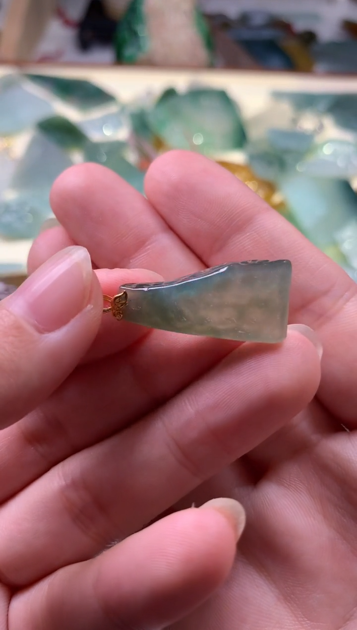 【闪购商品】翡翠颈饰18K金镶嵌吊坠