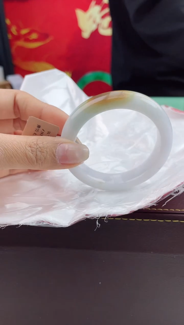 【闪购商品】翡翠手镯未镶嵌8翡翠手镯（微瑕）