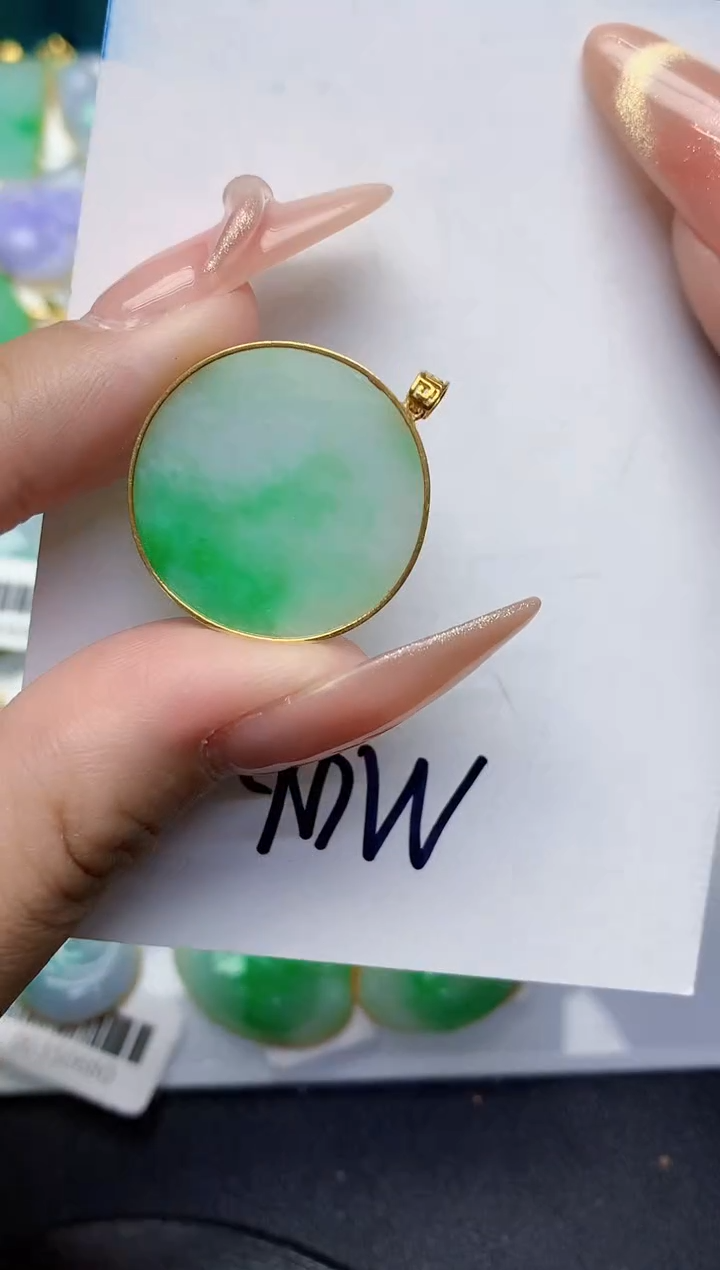 【闪购商品】翡翠颈饰18K金镶嵌000000000