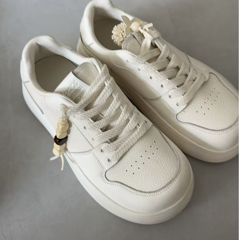 小白鞋四季款37码（样品介意勿拍）24