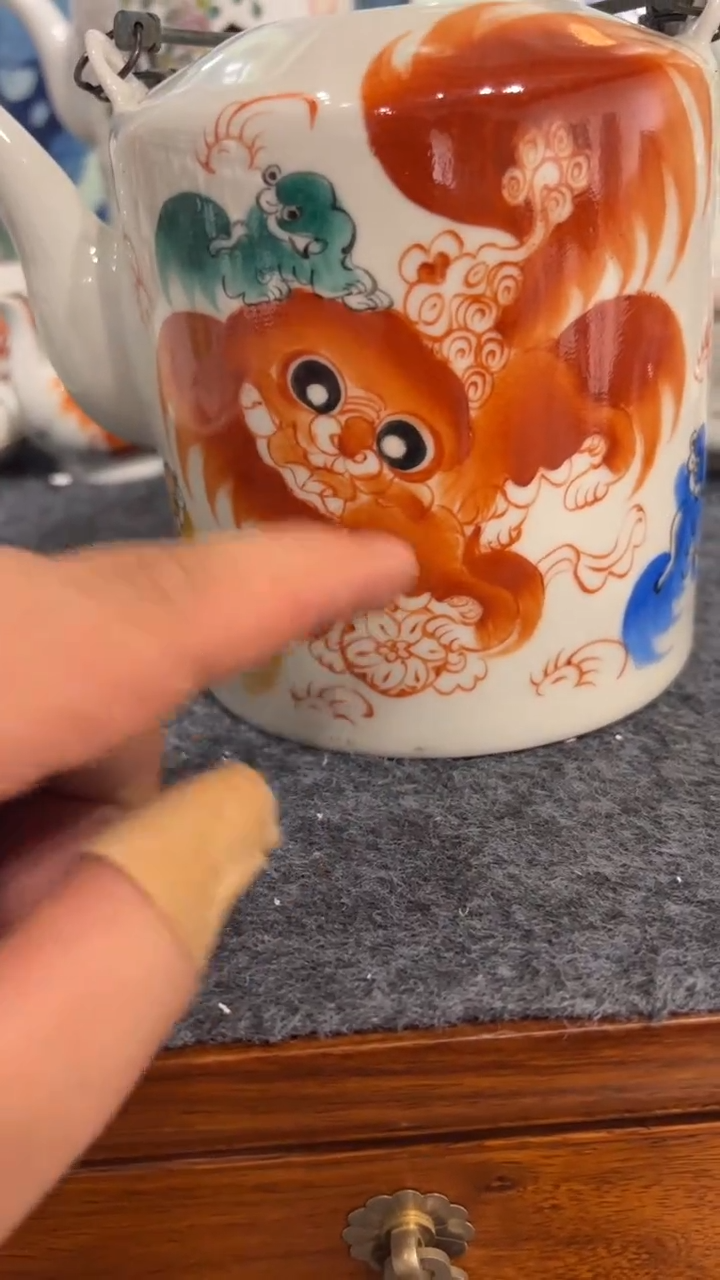 摆件瓷摆件瓷摆件四彩狮子大水壶