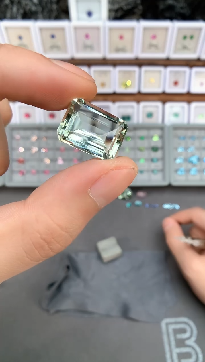 【闪购商品】定制水晶裸石未镶嵌18.56ct