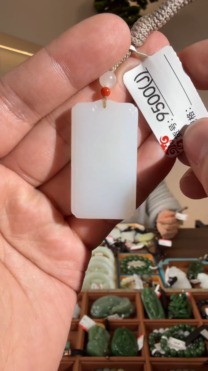 颈饰未镶嵌和田玉J