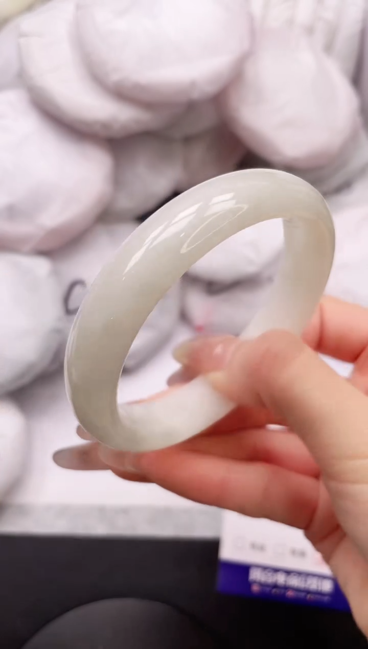 【闪购商品】和田玉手镯未镶嵌15K93-58