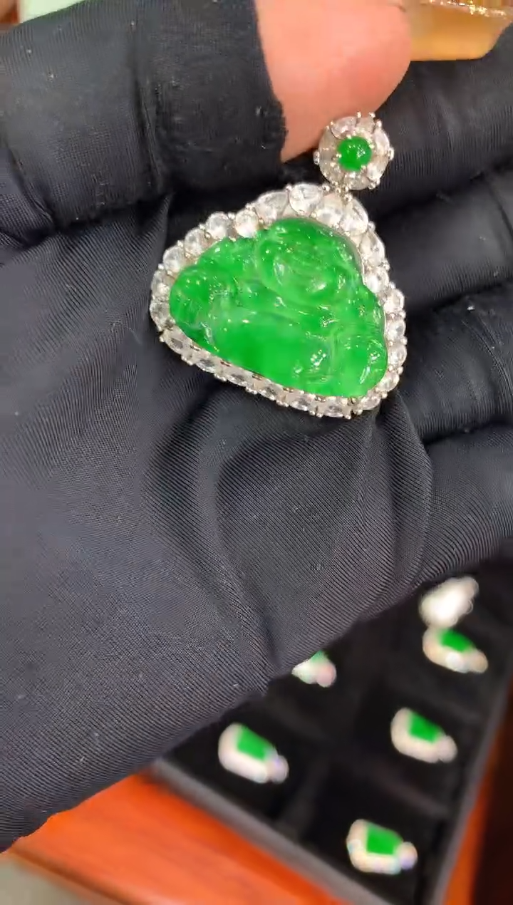 【闪购商品】定制翡翠未镶嵌44定制翡翠-多样性发货（发其一）