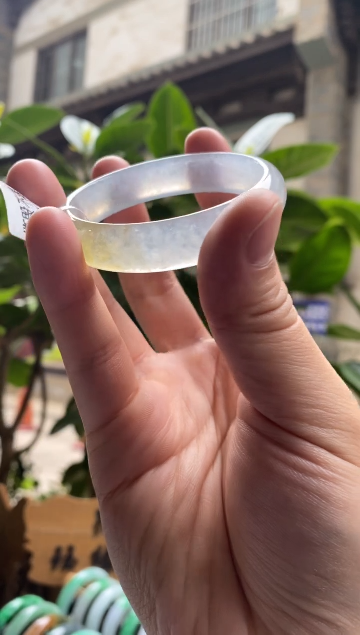 翡翠手镯未镶嵌53圈