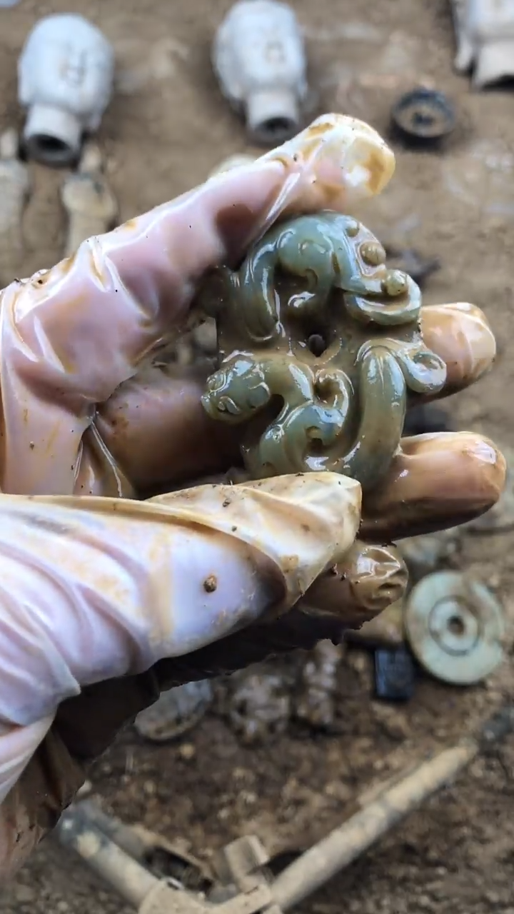 未镶嵌和田玉挂件1