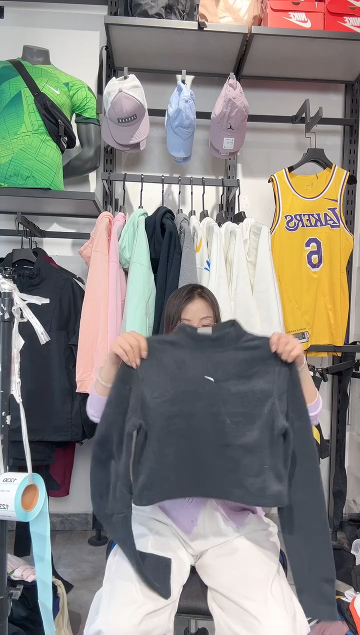 1223   编码 瑕疵款直播间过款为准 尺码 M