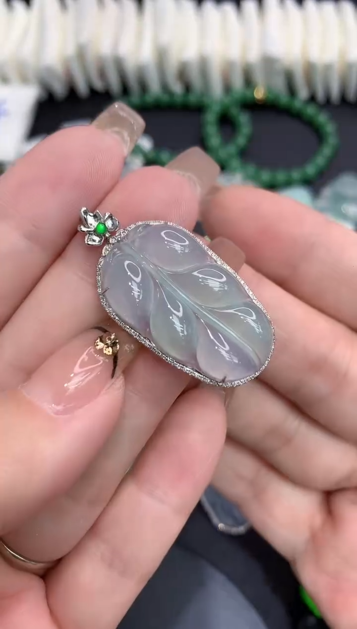 吊坠(不含链)18K金镶嵌翡翠111