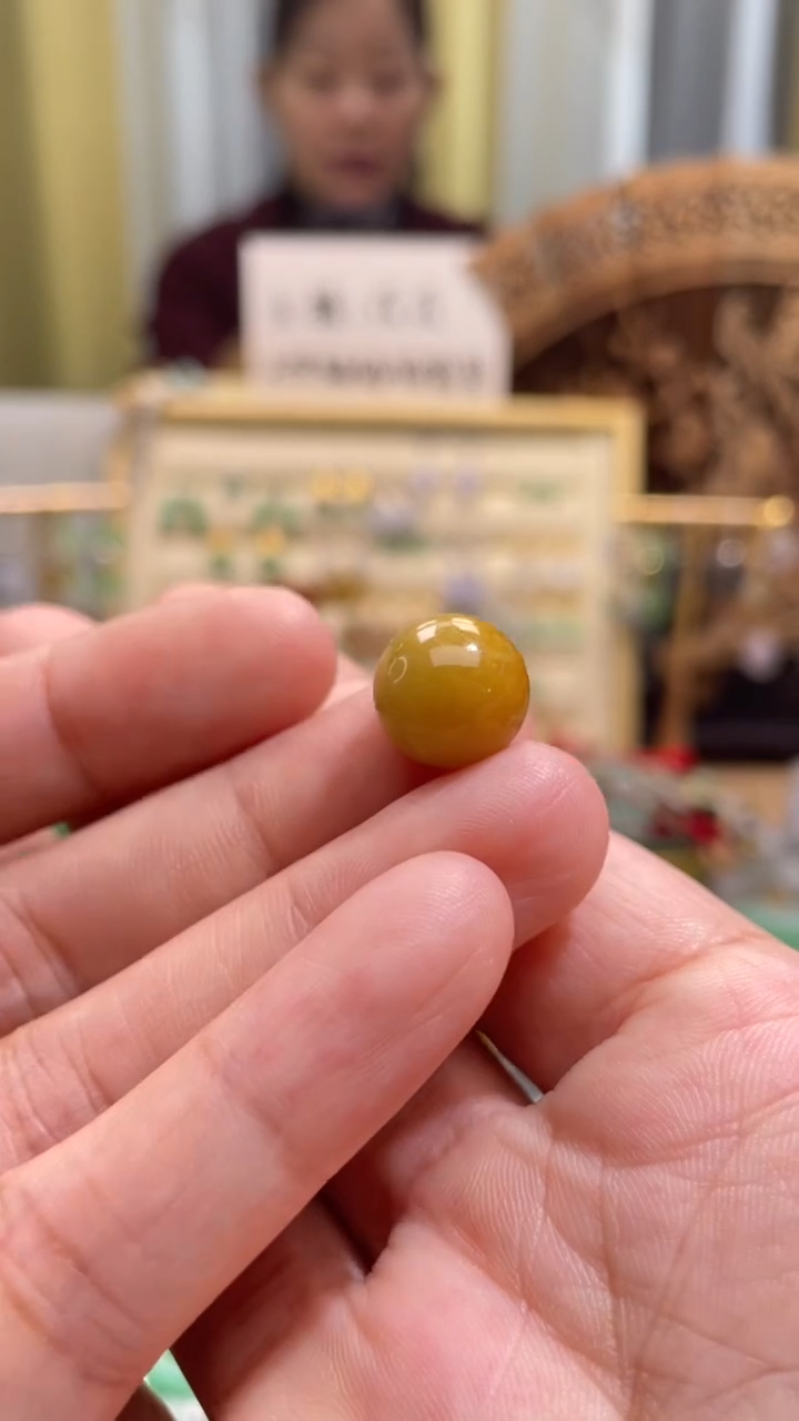 颈饰未镶嵌翡翠珠子