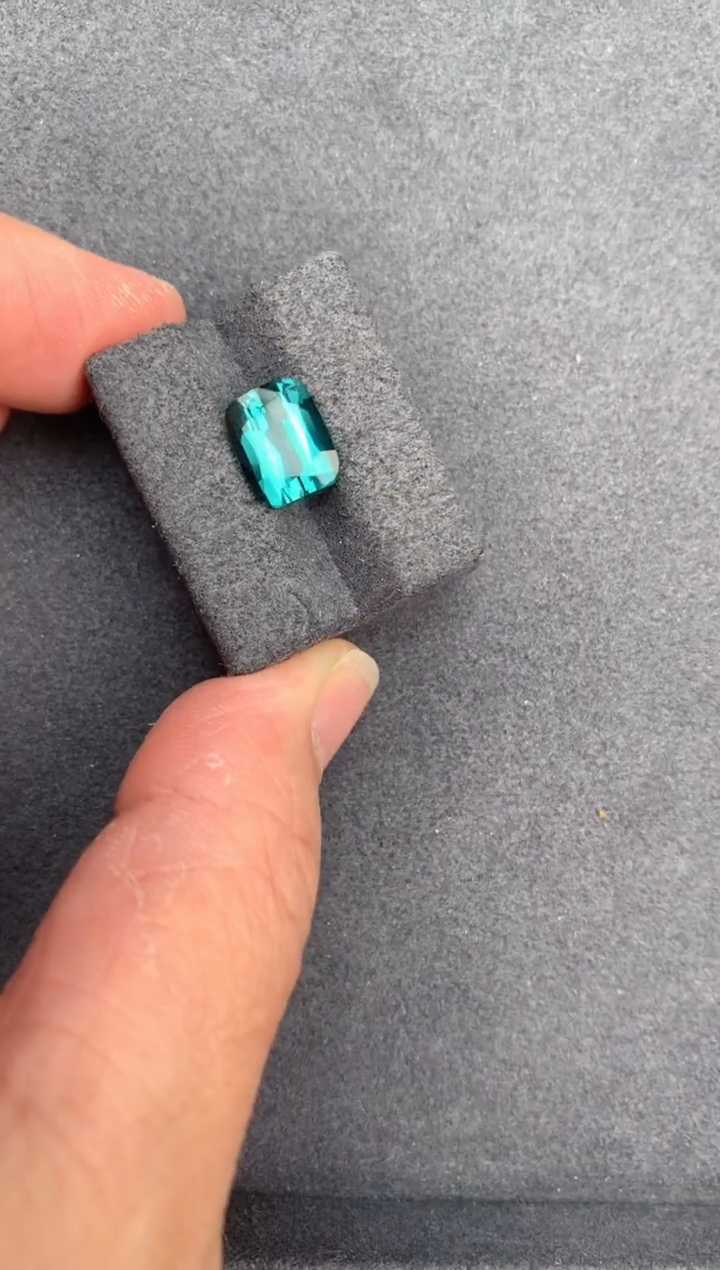 【闪购商品】碧玺裸石未镶嵌3.2ct拉贡