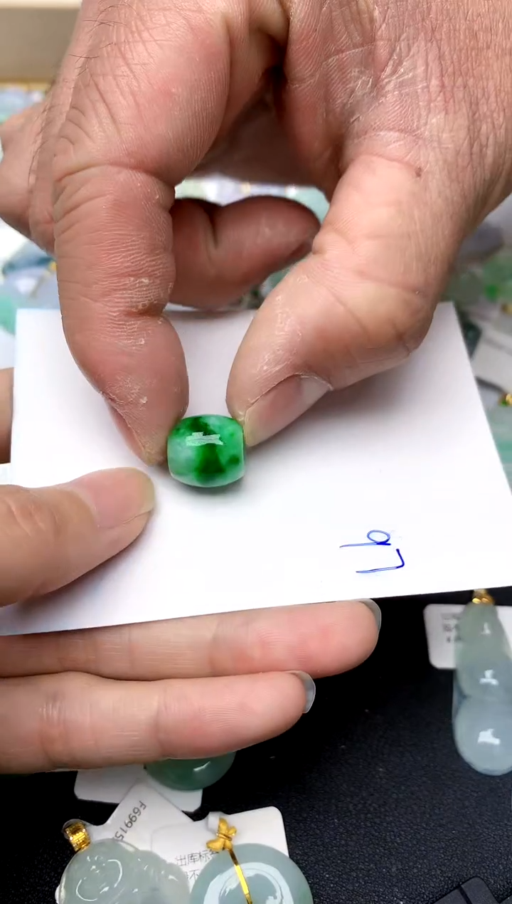 【闪购商品】翡翠颈饰未镶嵌97天然A货翡翠