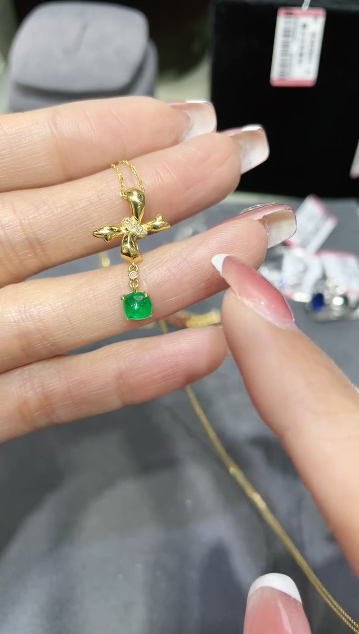 【闪购商品】祖母绿项链18K金镶嵌·