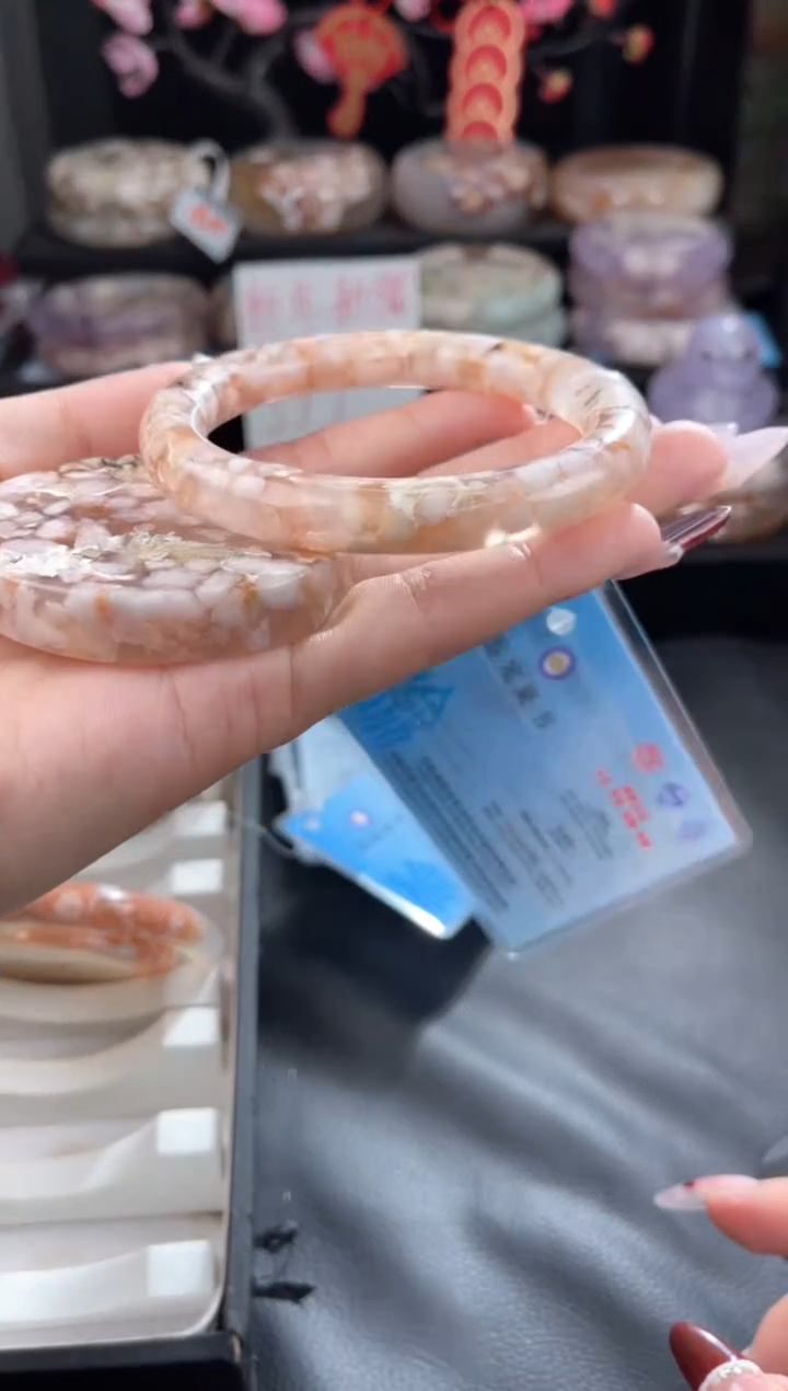 【闪购商品】石英质玉手镯未镶嵌59