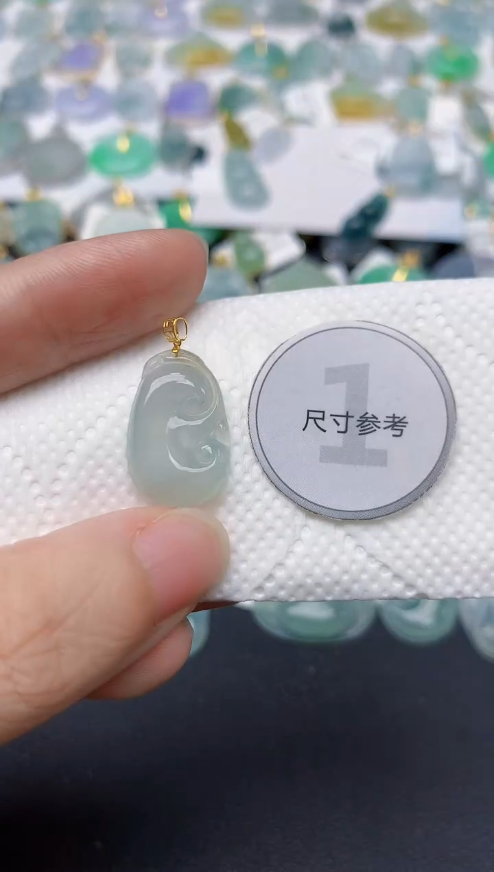 翡翠18K金镶嵌颈饰天然缅甸A货翡翠