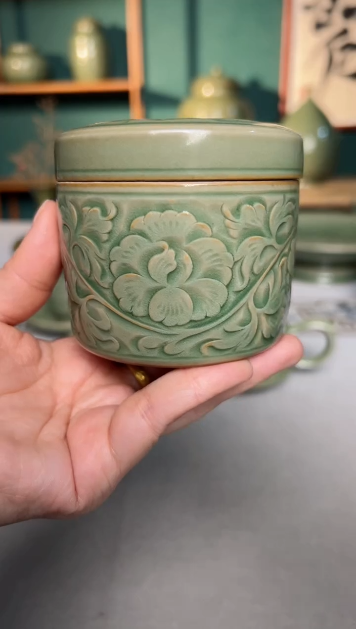 【闪购商品】其他纯手工秘色缠枝牡丹香财盒