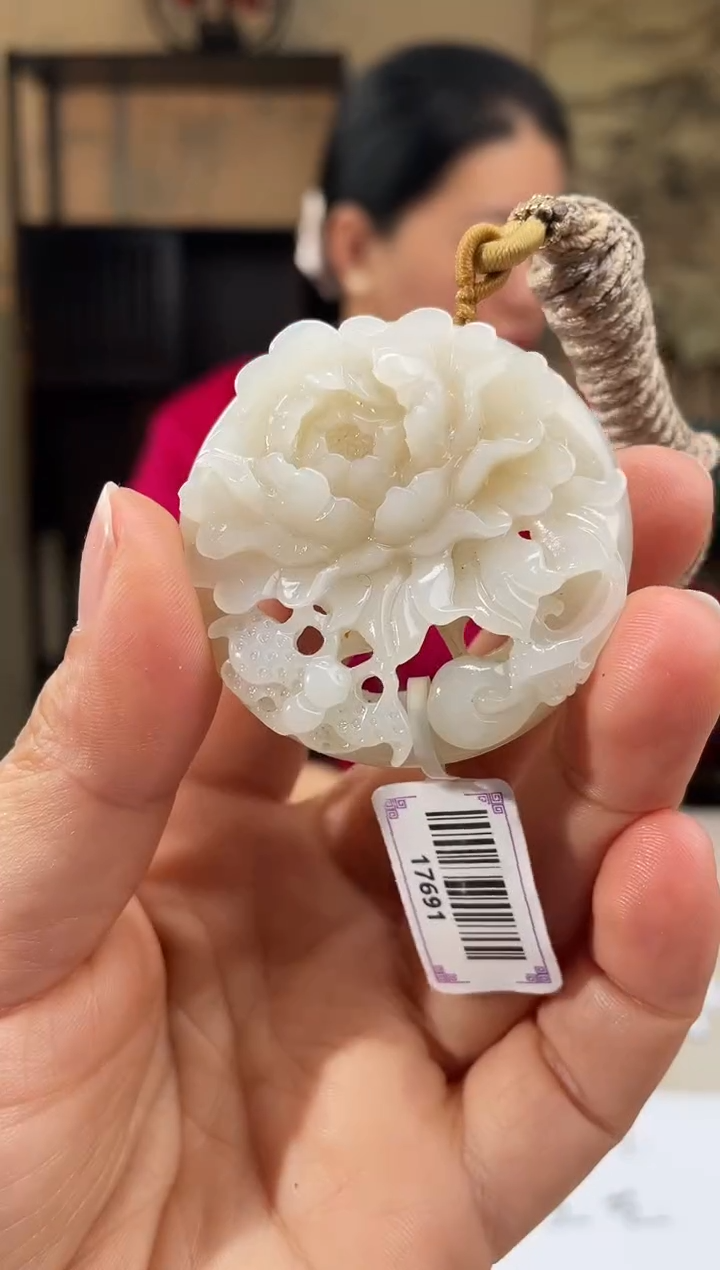 【闪购商品】定制和田玉多样性发货拍一发一01084