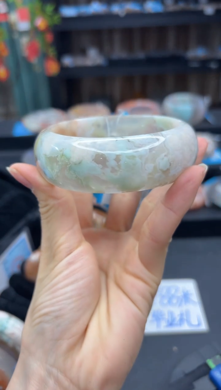 【闪购商品】石英质玉手镯未镶嵌890（63圈）