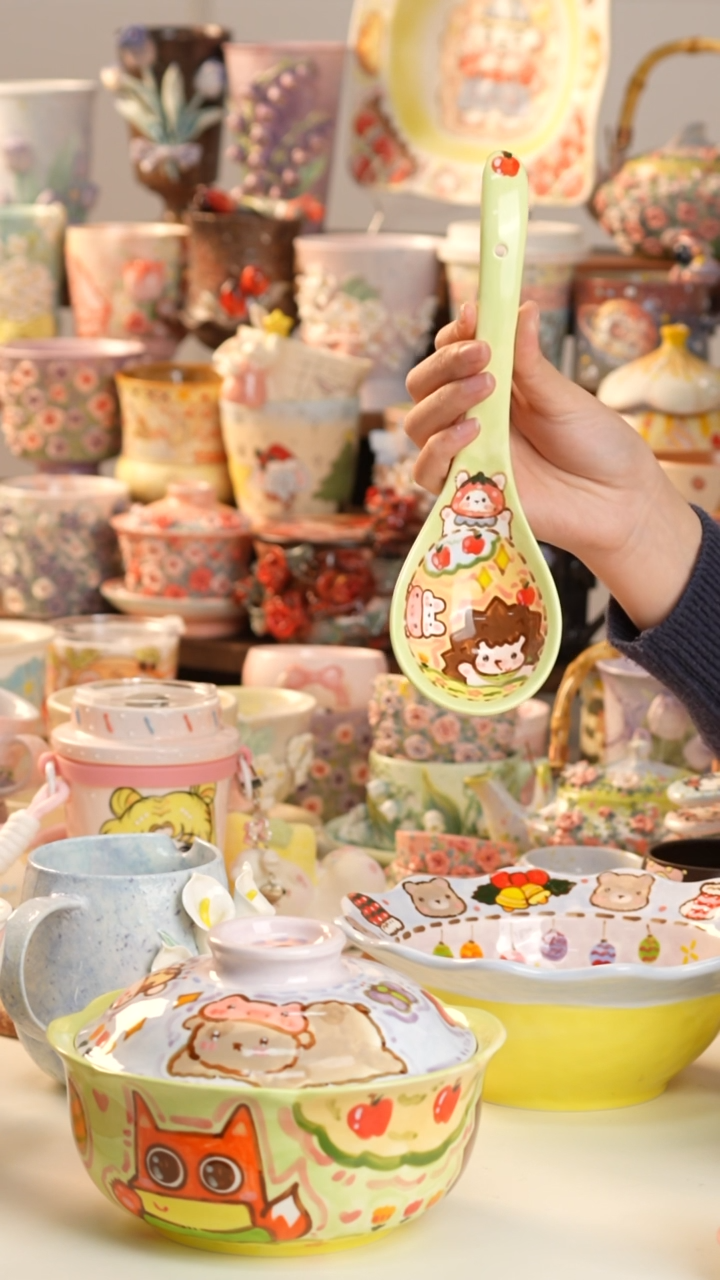 摆件陶困*景德镇釉下彩手绘设计师款陶瓷