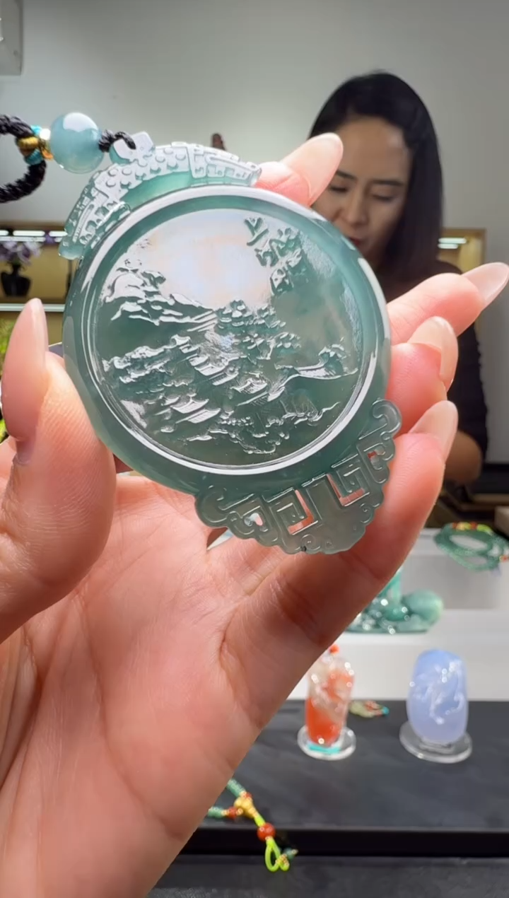 吊坠(不含链)未镶嵌翡翠山水（多样性发其一）