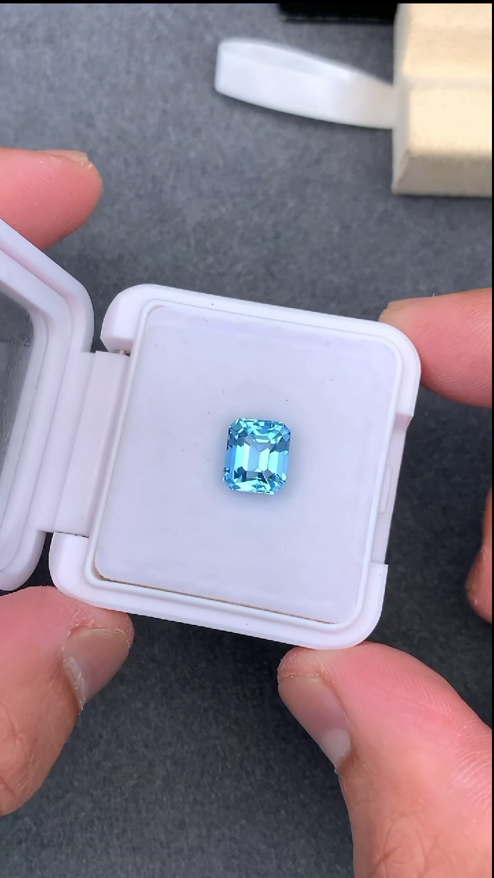 【闪购商品】海蓝宝石裸石未镶嵌2.95克拉
