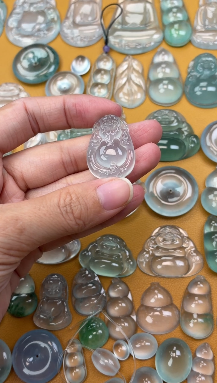 翡翠未镶嵌吊坠(不含链)财神 28 20 5.6