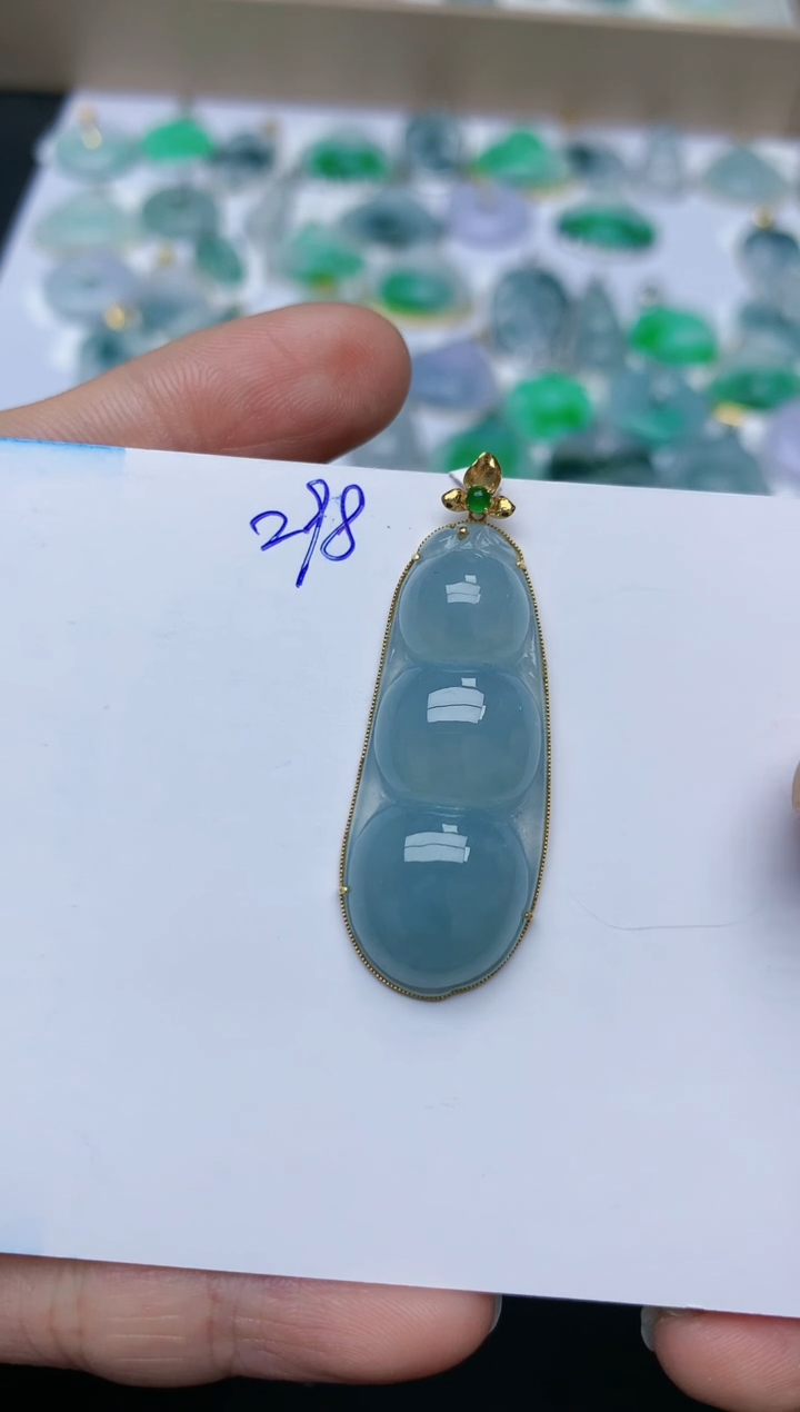 【闪购商品】翡翠颈饰18K金镶嵌天然翡翠A货    