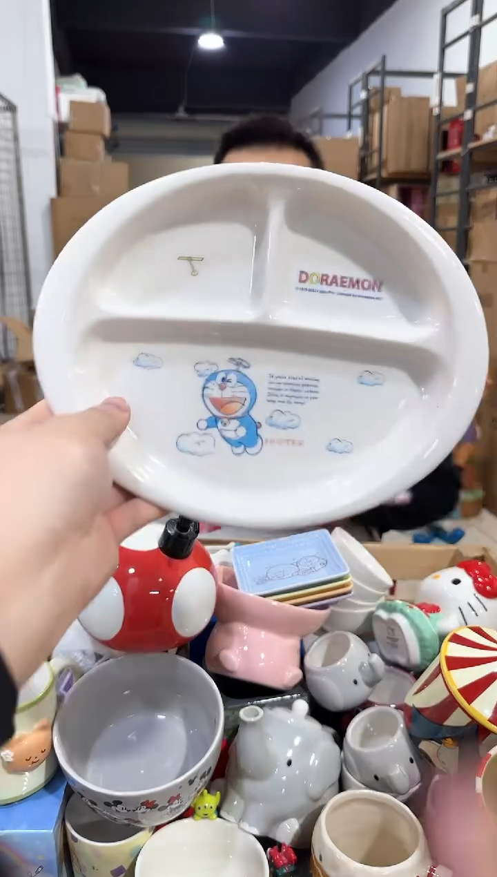 瓷片叮当猫分餐盘