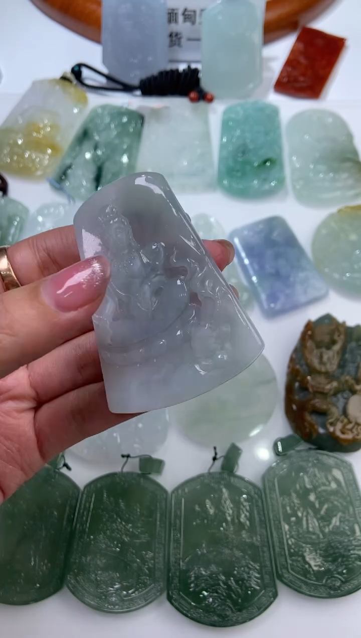 【闪购商品】翡翠挂件未镶嵌1009826