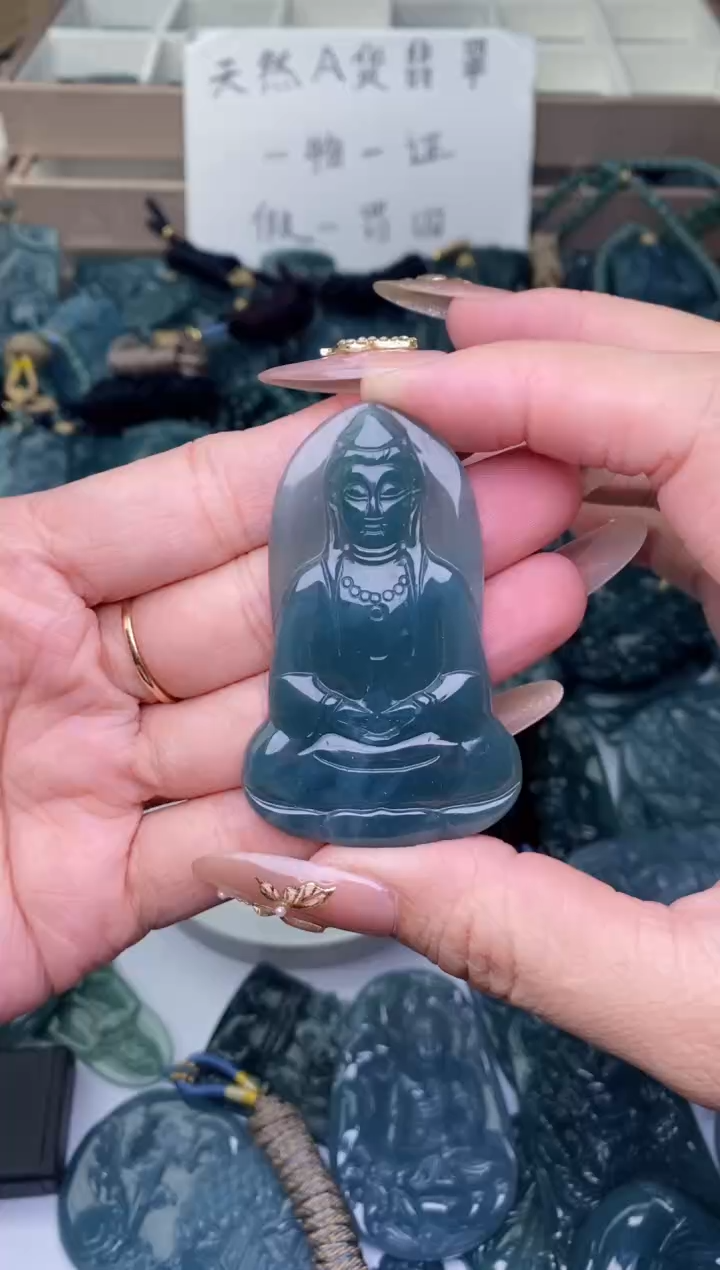 颈饰未镶嵌翡翠1
