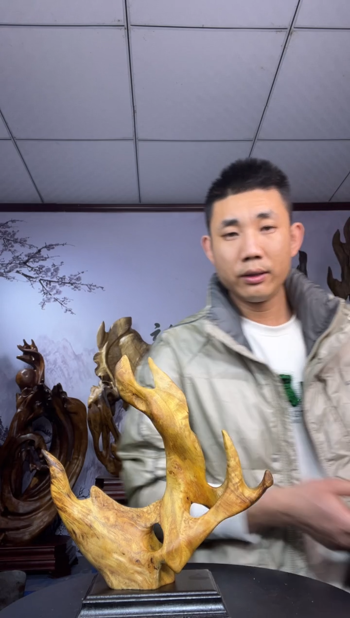金丝楠木雕款宏****行金丝楠木工艺品摆件