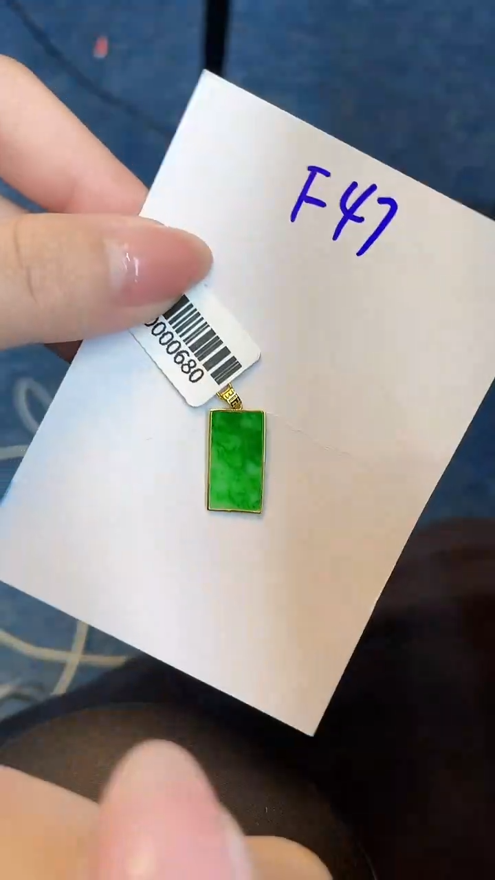 翡翠18K金镶嵌颈饰0000000000