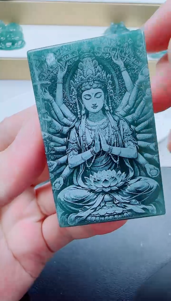 翡翠未镶嵌颈饰生肖鼠