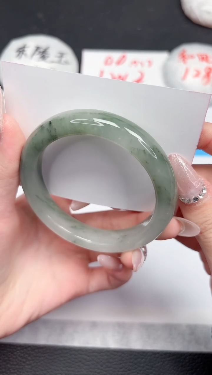 【闪购商品】石英质玉手镯未镶嵌110-56.7