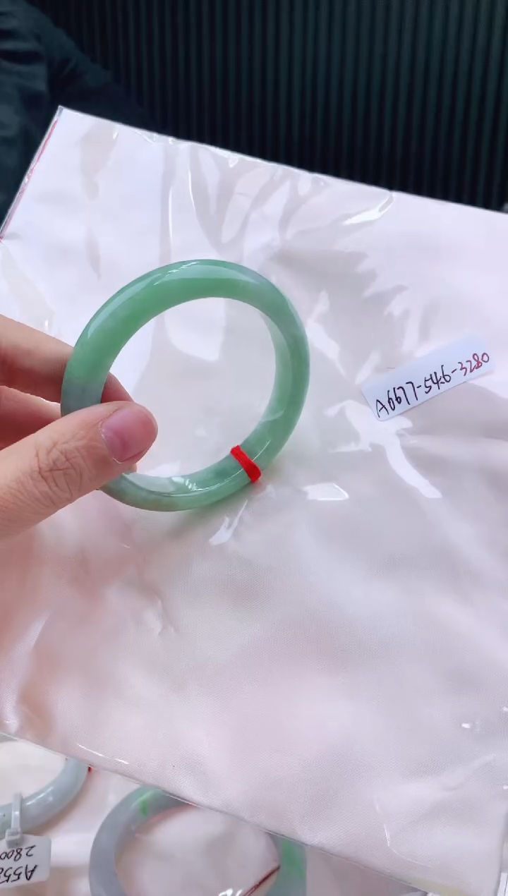 未镶嵌手镯翡翠54+