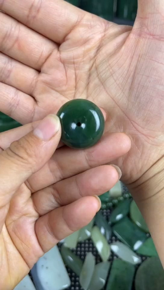 和田玉未镶嵌珠宝半成品扣子