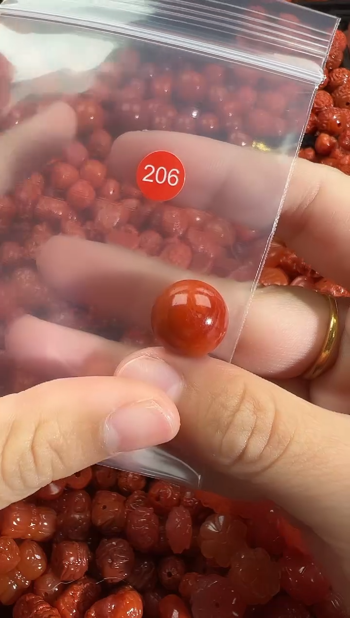 颈饰未镶嵌南红玛瑙1