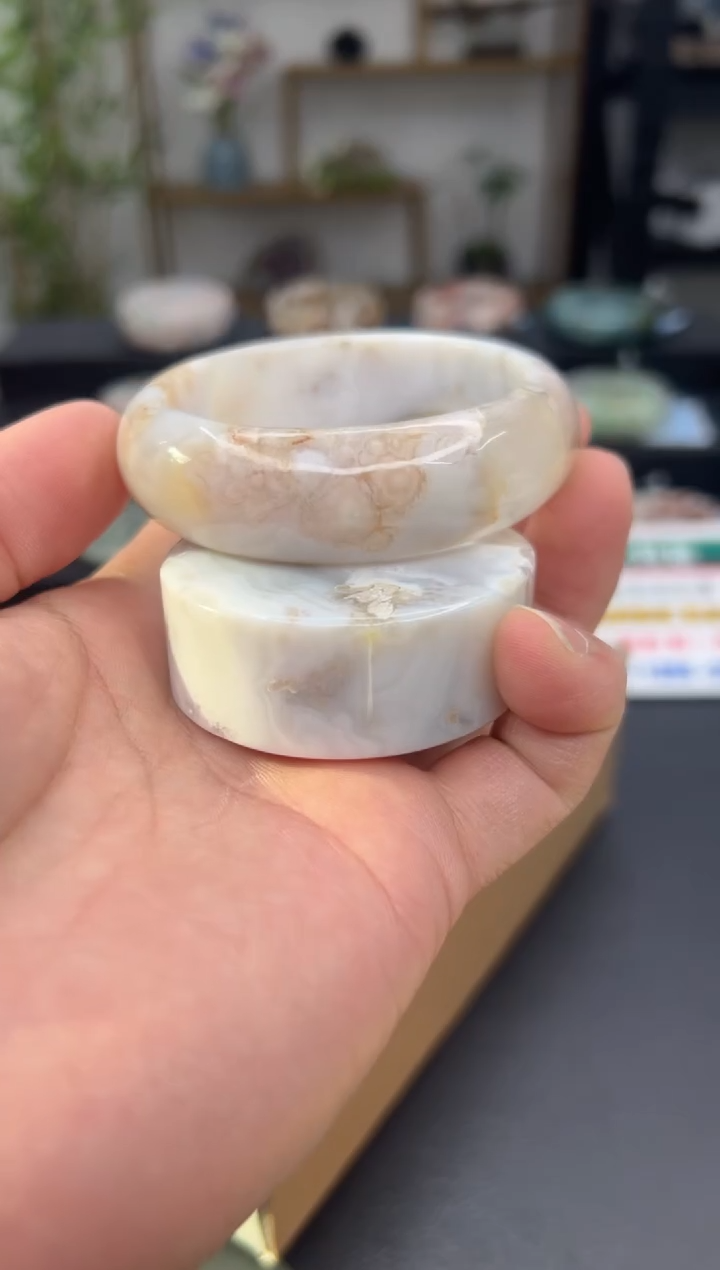 【闪购商品】石英质玉手镯未镶嵌184(58圈赠送镯心)