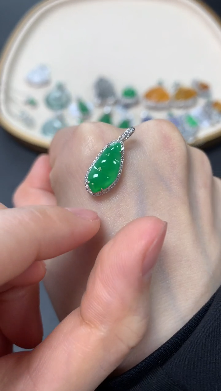 【闪购商品】翡翠吊坠(不含链)18K金镶嵌2980