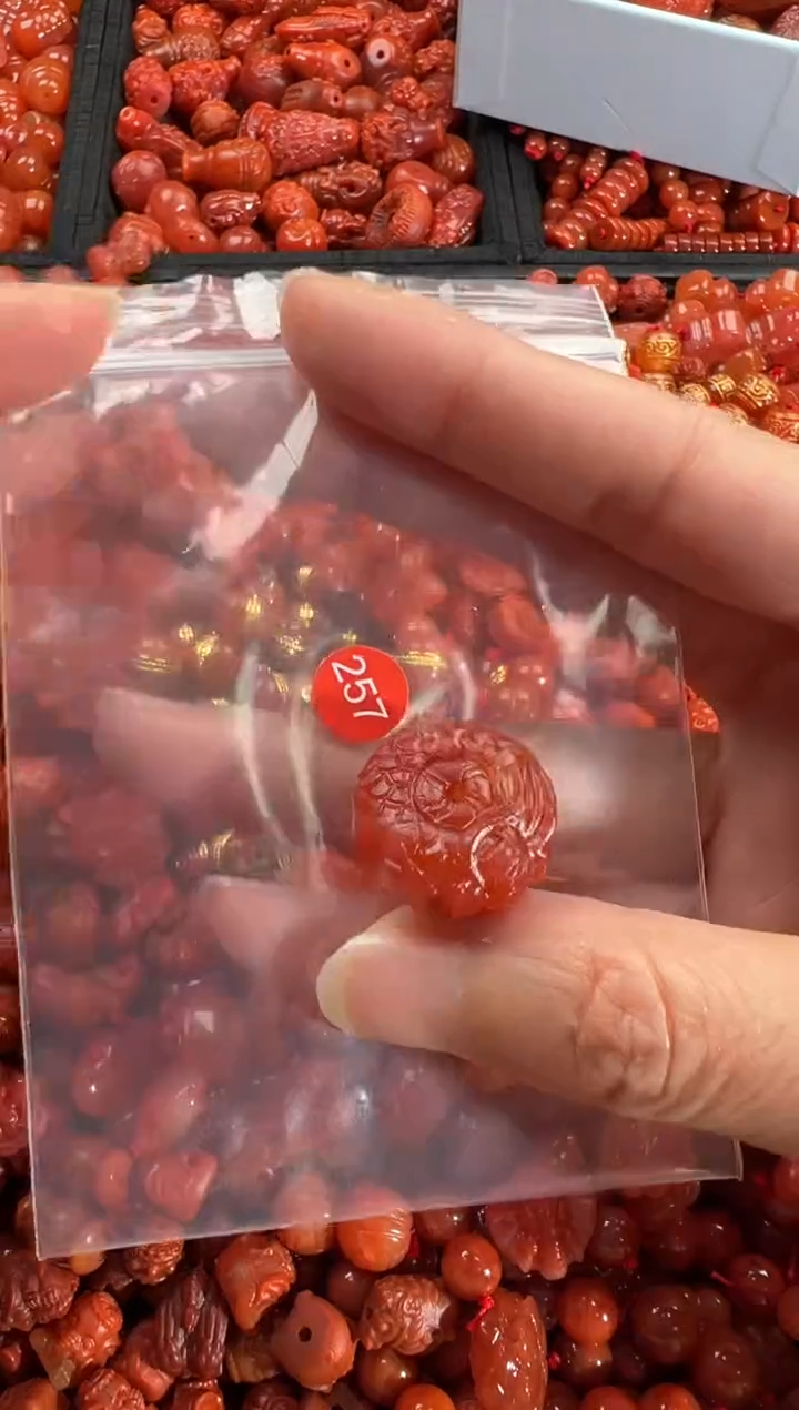 【闪购商品】南红玛瑙颈饰未镶嵌1