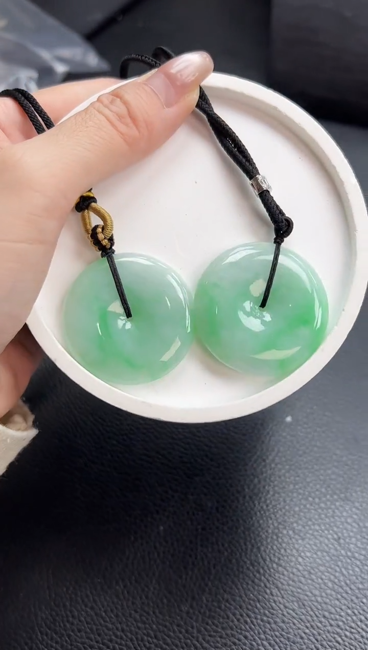 【闪购商品】翡翠颈饰未镶嵌平安扣多样性发一