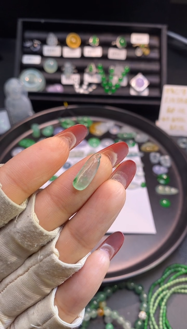 【闪购商品】翡翠挂件未镶嵌瓜瓜