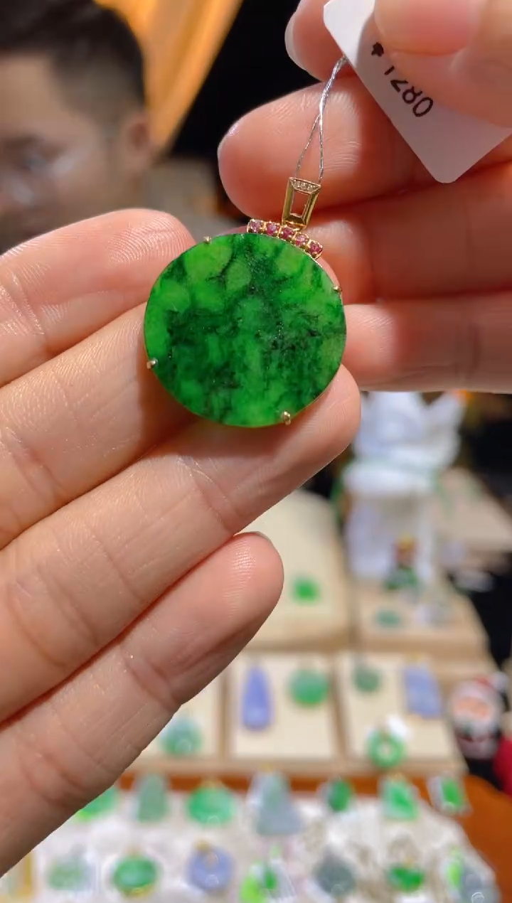 【闪购商品】翡翠颈饰18K金镶嵌假一赔三