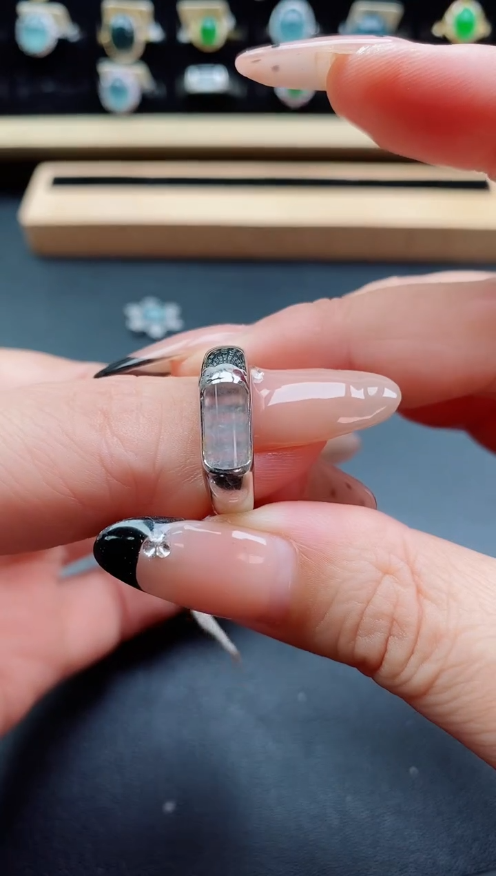 银S925镶嵌戒指翡翠1