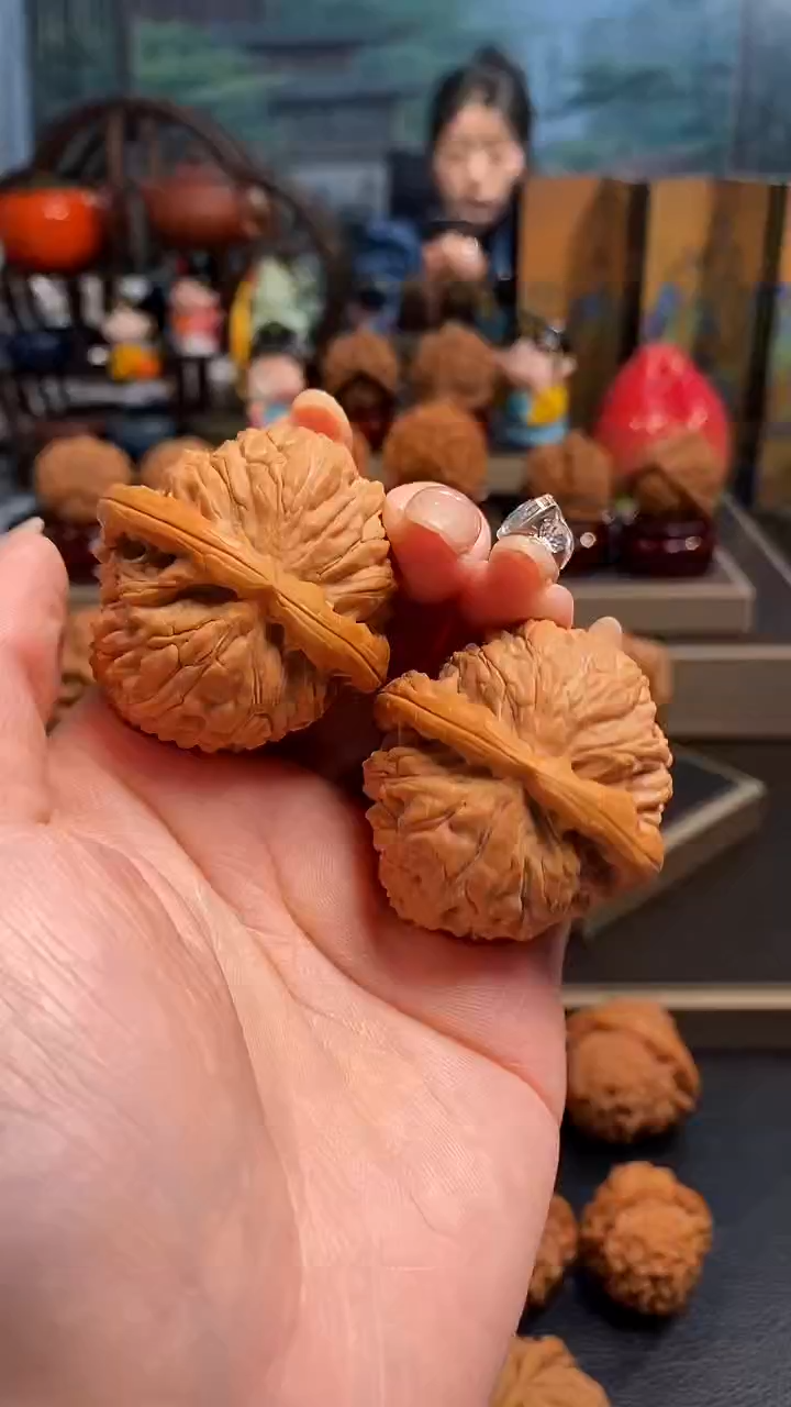 【闪购商品】文玩核桃吊坠H 695白狮子40尺