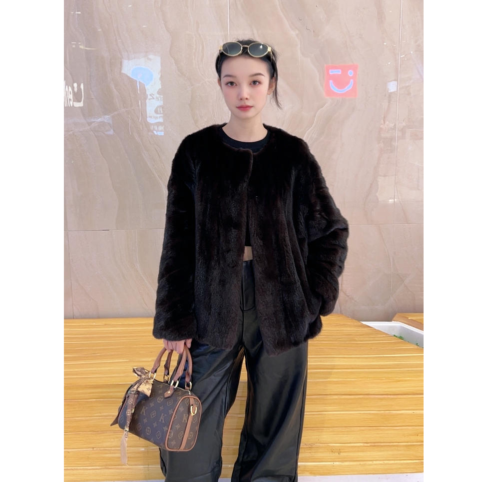 【佳乐皮草】2025进口水貂外套女圆领全抽刀整貂短款皮草外套