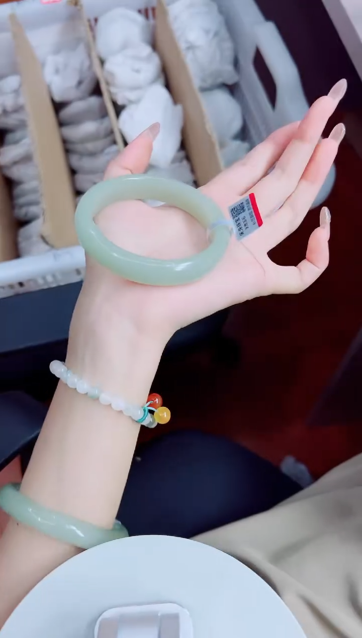 石英质玉手镯未镶嵌190/56.2