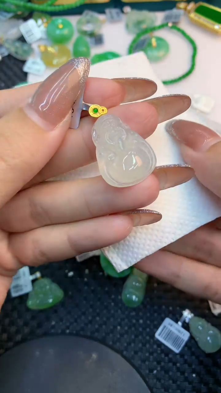 颈饰18K金镶嵌翡翠1