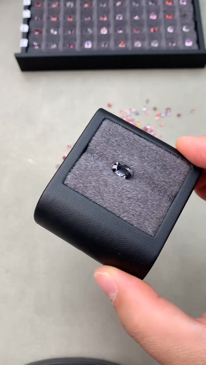 【闪购商品】定制尖晶石裸石未镶嵌1.43ct 欧切 冷色调