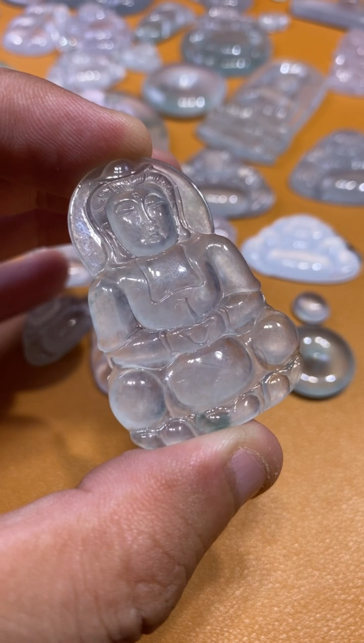 吊坠(不含链)未镶嵌翡翠观音1680